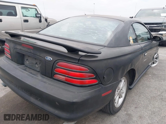 1994 Ford Mustang GT z VIN 1FALP42T0RF147393, wystawiony jako IAAI lot #42046032 z przebiegiem 184 504 mil mil oraz . Historia ofert i sprzedaży dostępna na DreamBid. Obrazek 4.