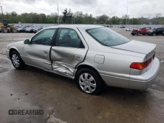 2001 Toyota Camry CE z VIN 4T1BG22K71U847635, wystawiony jako Copart lot #53729415 z przebiegiem 176 347 mil mil oraz Nie do naprawy • Non repairable. Historia ofert i sprzedaży dostępna na DreamBid. Obrazek 2.