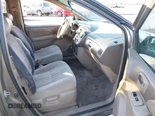 1998 Toyota Sienna LE z VIN 4T3ZF13C1WU051030, wystawiony jako IAAI lot #41259605 z przebiegiem 190 861 mil mil oraz . Historia ofert i sprzedaży dostępna na DreamBid. Obrazek 5.