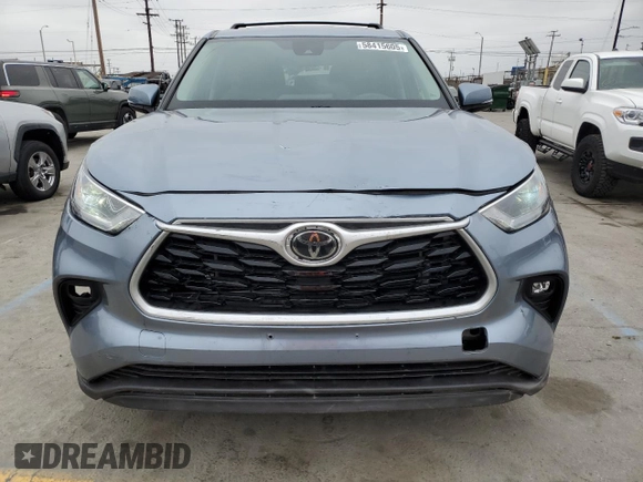2022 Toyota Highlander LE z VIN 5TDZZRAH7NS101157, wystawiony jako Copart lot #58415605 z przebiegiem 29 941 mil mil oraz Szkoda całkowita • Salvage title. Historia ofert i sprzedaży dostępna na DreamBid. Obrazek 5.