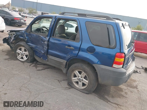 2007 Ford Escape Hybrid with VIN 1FMYU59H97KB98973, listed as a IAAI auction lot 41424165 with 1 mi miles. Bid and sale history available at carsss.com. Image 3.