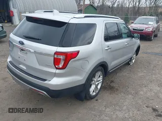 2016 Ford Explorer Limited with VIN 1FM5K8F82GGB14820, listed as a IAAI auction lot 41898830 with 72,282 mi miles. Bid and sale history available at carsss.com. Image 4.