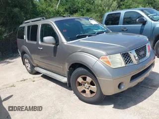 2006 Nissan Pathfinder SE z VIN 5N1AR18U46C670001, wystawiony jako IAAI lot #42451015 z przebiegiem 292 292 mil mil oraz . Historia ofert i sprzedaży dostępna na DreamBid. Obrazek 1.