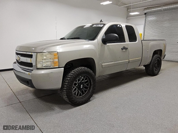 2008 Chevrolet Silverado 1500 LT w/1LT with VIN 1GCEC19C98Z144461, listed as a Copart auction lot 49712865 with 242,412 mi miles and Clean Title. Bid and sale history available at carsss.com. Image 1.