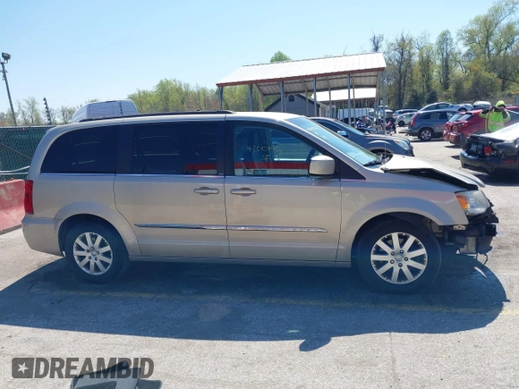 2013 Chrysler Town & Country Touring with VIN 2C4RC1BG2DR605857, listed as a IAAI auction lot 42001954 with 158,445 mi miles. Bid and sale history available at carsss.com. Image 13.