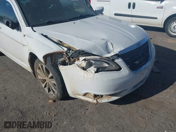 2011 Chrysler 200 S with VIN 1C3BC8FG3BN598176, listed as a IAAI auction lot 41869108 with 186,793 mi miles. Bid and sale history available at carsss.com. Image 6.