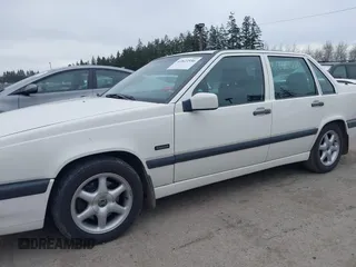 1997 Volvo 850 с VIN YV1LS5649V1394639, выставлен на аукционе IAAI как лот 41823556 с пробегом 110 220 миль миль и . История ставок и продаж доступна на DreamBid. Изображение 6.