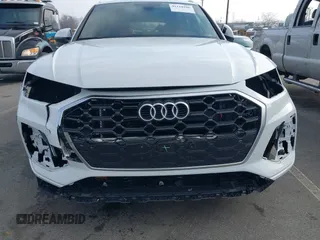 2024 Audi Q5 S line Premium z VIN WA1GAAFY0R2070950, wystawiony jako IAAI lot #41118186 z przebiegiem 3248 mil mil oraz . Historia ofert i sprzedaży dostępna na DreamBid. Obrazek 6.
