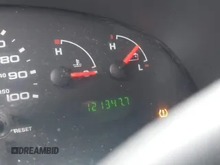 2008 Ford Econoline Cargo Commercial z VIN 1FTNE14W08DA57153, wystawiony jako IAAI lot #41596848 z przebiegiem 121 347 mil mil oraz . Historia ofert i sprzedaży dostępna na DreamBid. Obrazek 15.