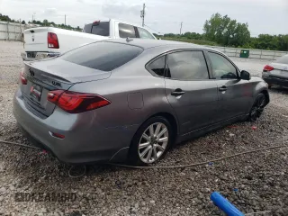 2018 Infiniti Q70 Luxe with VIN JN1BY1PP6JM330555, listed as a Copart auction lot 59846424 with 55,438 mi miles and Salvage title. Bid and sale history available at DreamBid. Image 3.