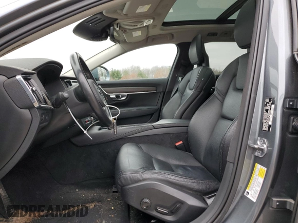 2018 Volvo V90 z VIN YV4102NK3J1018768, wystawiony jako Copart lot #84166884 z przebiegiem 86 811 mil mil oraz Szkoda całkowita • Salvage title. Historia ofert i sprzedaży dostępna na DreamBid. Obrazek 7.