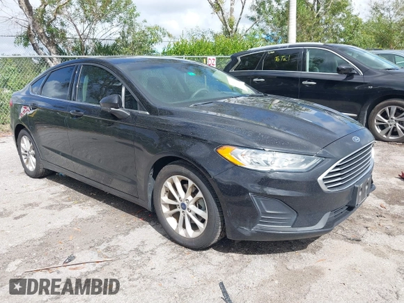 2020 Ford Fusion SE with VIN 3FA6P0HDXLR170082, listed as a IAAI auction lot 40743626 with 53,055 mi miles. Bid and sale history available at carsss.com. Image 1.