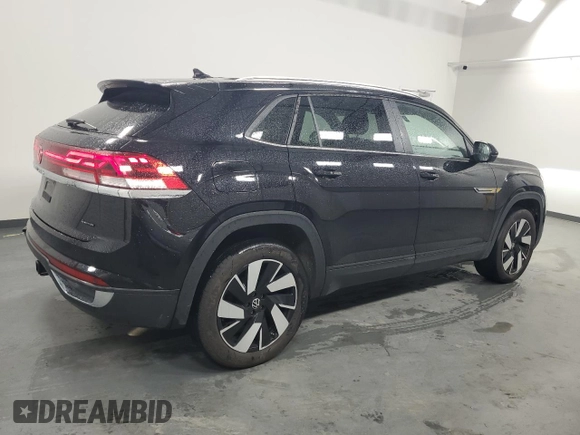2024 Volkswagen Atlas SE with VIN 1V2HE2CA2RC231772, listed as a Copart auction lot 58084705 with 61,694 mi miles and Clean title. Bid and sale history available at DreamBid. Image 3.