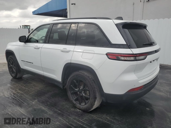 2024 Jeep Grand Cherokee Altitude with VIN 1C4RJGAG7R8546530, listed as a Copart auction lot 76833584 with 9,456 mi miles and Clean title. Bid and sale history available at DreamBid. Image 2.