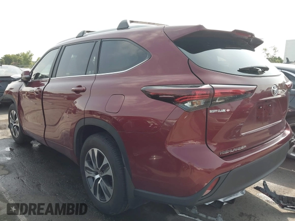 2024 Toyota Highlander LE with VIN 5TDKDRAHXRS548099, listed as a IAAI auction lot 42400552 with Not provided miles and . Bid and sale history available at DreamBid. Image 3.