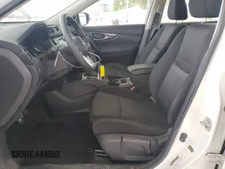 2020 Nissan Rogue S z VIN JN8AT2MT5LW039801, wystawiony jako Copart lot #60525875 z przebiegiem 92 095 mil mil oraz Czysty tytuł • Clean title. Historia ofert i sprzedaży dostępna na DreamBid. Obrazek 7.