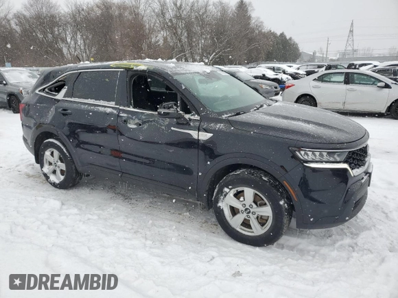 2021 Kia Sorento LX z VIN 5XYRGDLC5MG052952, wystawiony jako Copart lot #88166955 z przebiegiem 67 725 mil mil oraz Szkoda całkowita • Salvage title. Historia ofert i sprzedaży dostępna na DreamBid. Obrazek 4.