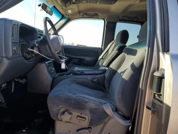 2000 Chevrolet Silverado 2500 LS z VIN 1GCFC29U7YE331000, wystawiony jako Copart lot #47569685 z przebiegiem 350 282 mil mil oraz Szkoda całkowita • Salvage title. Historia ofert i sprzedaży dostępna na DreamBid. Obrazek 7.