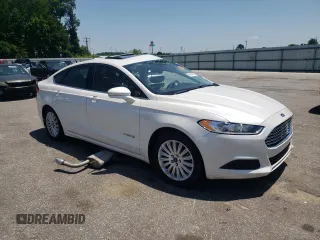 2015 Ford Fusion SE Hybrid z VIN 3FA6P0LU8FR105615, wystawiony jako Copart lot #61451155 z przebiegiem 106 778 mil mil oraz Szkoda całkowita • Salvage title. Historia ofert i sprzedaży dostępna na DreamBid. Obrazek 4.