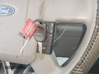 2005 Ford F-150 XLT с VIN 1FTPX14505FB76170, выставлен на аукционе IAAI как лот 42238528 с пробегом 211 947 миль миль и . История ставок и продаж доступна на DreamBid. Изображение 11.