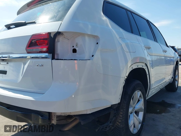 2018 Volkswagen Atlas S with VIN 1V2AP2CA1JC565274, listed as a IAAI auction lot 41686934 with 68,289 mi miles and . Bid and sale history available at DreamBid. Image 20.