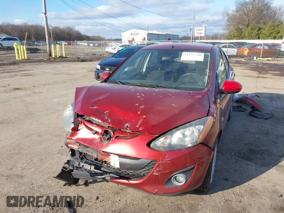 2014 Mazda 2 Touring z VIN JM1DE1LYXE0174756, wystawiony jako IAAI lot #41192740 z przebiegiem 149 948 mil mil oraz . Historia ofert i sprzedaży dostępna na DreamBid. Obrazek 18.