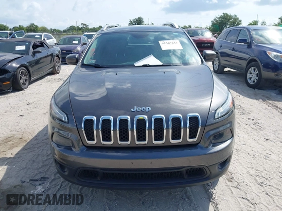 2016 Jeep Cherokee Latitude z VIN 1C4PJMCS1GW367447, wystawiony jako IAAI lot #42367643 z przebiegiem 151 072 mil mil oraz . Historia ofert i sprzedaży dostępna na DreamBid. Obrazek 12.