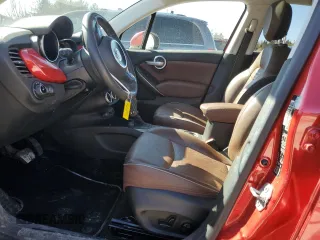 2016 FIAT 500X Lounge z VIN ZFBCFXDT1GP399997, wystawiony jako Copart lot #47788035 z przebiegiem 107 627 mil mil oraz Czysty tytuł • Clean title. Historia ofert i sprzedaży dostępna na DreamBid. Obrazek 7.