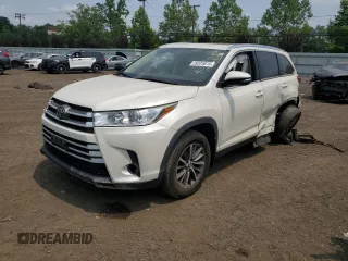2019 Toyota Highlander SE with VIN 5TDJZRFH7KS611896, listed as a Copart auction lot 59325815 with 90,685 mi miles and Salvage title. Bid and sale history available at DreamBid. Image 1.