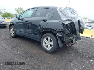 2020 Chevrolet Trax LS z VIN KL7CJKSB6LB324435, wystawiony jako IAAI lot #42182767 z przebiegiem 39 942 mil mil oraz . Historia ofert i sprzedaży dostępna na DreamBid. Obrazek 3.