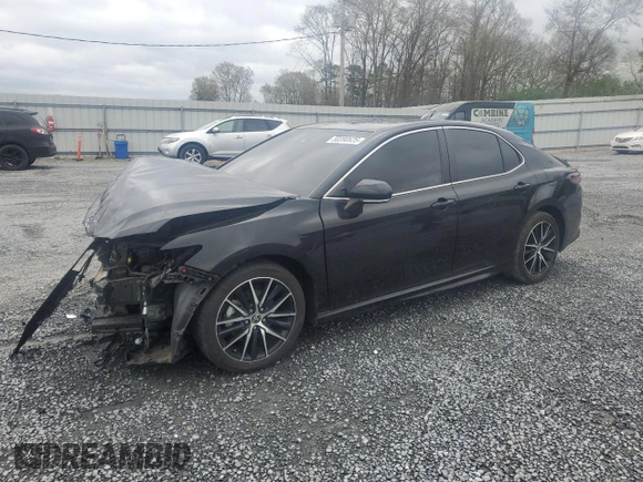 2022 Toyota Camry SE with VIN 4T1G11AK4NU645716, listed as a Copart auction lot 50390525 with 45,701 mi miles and Salvage Title. Bid and sale history available at carsss.com. Image 1.