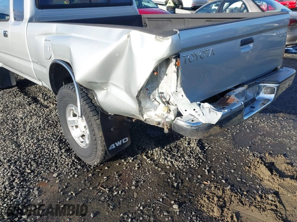 2000 Toyota Tacoma with VIN 5TEWN72N4YZ708230, listed as a IAAI auction lot 41626807 with 216,237 mi miles and . Bid and sale history available at DreamBid. Image 6.