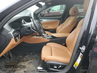 2020 BMW 5 Series z VIN WBAJB1C04LCD27469, wystawiony jako Copart lot #85962264 z przebiegiem 112 807 mil mil oraz Czysty tytuł • Clean title. Historia ofert i sprzedaży dostępna na DreamBid. Obrazek 7.