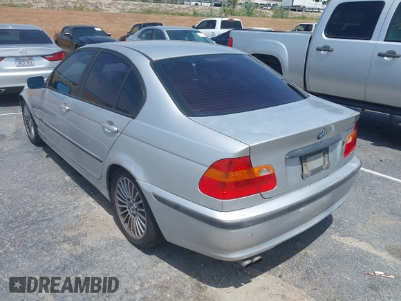 2002 BMW 3 Series 325i with VIN WBAET37452NG73105, listed as a IAAI auction lot 42105774 with 202,852 mi miles. Bid and sale history available at carsss.com. Image 3.