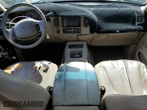 2002 Ford Expedition Eddie Bauer with VIN 1FMPU18L22LA37667, listed as a Copart auction lot 62414565 with 292,660 mi miles and Clean title. Bid and sale history available at DreamBid. Image 8.