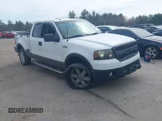 2007 Ford F-150 XLT с VIN 1FTPX04547KC53420, выставлен на аукционе IAAI как лот 42064894 с пробегом 182 733 миль миль и . История ставок и продаж доступна на DreamBid. Изображение 1.