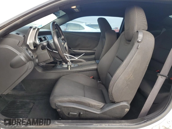 2013 Chevrolet Camaro LT z VIN 2G1FB1E39D9127220, wystawiony jako Copart lot #50932945 z przebiegiem 89 058 mil mil oraz Czysty tytuł • Clean title. Historia ofert i sprzedaży dostępna na DreamBid. Obrazek 7.