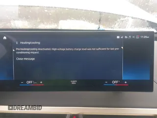 2023 BMW iX xDrive50 z VIN WB523CF08PCM23678, wystawiony jako IAAI lot #41930985 z przebiegiem 19 040 mil mil oraz . Historia ofert i sprzedaży dostępna na DreamBid. Obrazek 19.