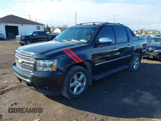 2012 Chevrolet Avalanche LTZ with VIN 3GNTKGE78CG152542, listed as a IAAI auction lot 42033673 with 177,870 mi miles. Bid and sale history available at carsss.com. Image 16.