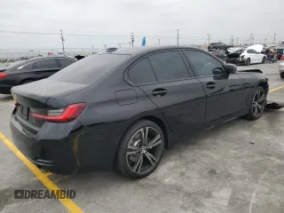 2023 BMW 3 Series 330i z VIN 3MW69FF05P8D51932, wystawiony jako Copart lot #54539205 z przebiegiem Nie podano mil oraz Szkoda całkowita • Salvage title. Historia ofert i sprzedaży dostępna na DreamBid. Obrazek 3.
