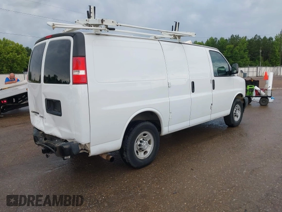 2017 Chevrolet Express Cargo with VIN 1GCWGAFF5H1246698, listed as a IAAI auction lot 42546142 with 186,229 mi miles and . Bid and sale history available at DreamBid. Image 4.