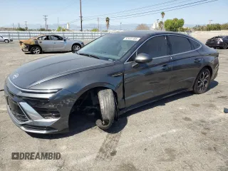2024 Hyundai Sonata SEL z VIN KMHL64JA8RA388849, wystawiony jako Copart lot #52437705 z przebiegiem 56 109 mil mil oraz Szkoda całkowita • Salvage title. Historia ofert i sprzedaży dostępna na DreamBid. Obrazek 1.