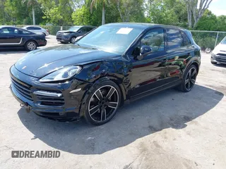 2023 Porsche Cayenne z VIN WP1AA2AYXPDA01076, wystawiony jako IAAI lot #42301868 z przebiegiem 23 249 mil mil oraz . Historia ofert i sprzedaży dostępna na DreamBid. Obrazek 2.