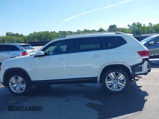 2019 Volkswagen Atlas SE z VIN 1V2WR2CA3KC503490, wystawiony jako IAAI lot #42168340 z przebiegiem 70 868 mil mil oraz . Historia ofert i sprzedaży dostępna na DreamBid. Obrazek 15.