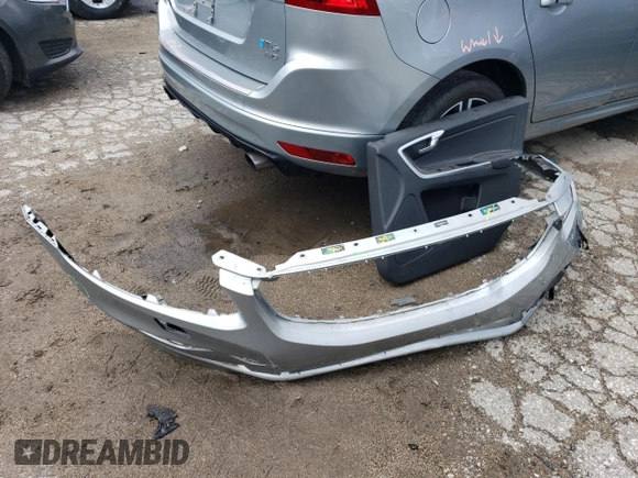 2017 Volvo XC60 R-Design with VIN YV449MRS0H2041504, listed as a Copart auction lot 62804753 with 85,390 mi miles and . Bid and sale history available at DreamBid. Image 13.