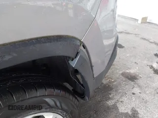 2014 Jeep Cherokee Latitude z VIN 1C4PJMCS7EW124660, wystawiony jako IAAI lot #42310356 z przebiegiem 322 480 mil mil oraz . Historia ofert i sprzedaży dostępna na DreamBid. Obrazek 6.