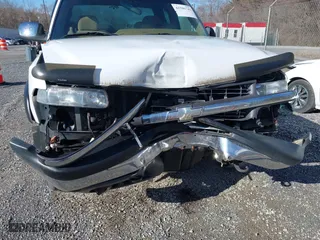2000 Chevrolet Silverado 1500 LT with VIN 1GCEK19T9YE384538, listed as a IAAI auction lot 41596743 with 165,594 mi miles. Bid and sale history available at carsss.com. Image 6.