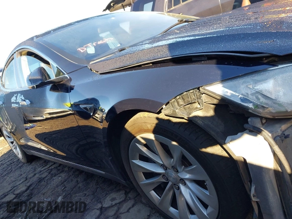 2014 Tesla Model S 60 с VIN 5YJSA1S11EFP32325, выставлен на аукционе IAAI как лот 40823219 с пробегом 47 911 миль миль и . История ставок и продаж доступна на DreamBid. Изображение 12.