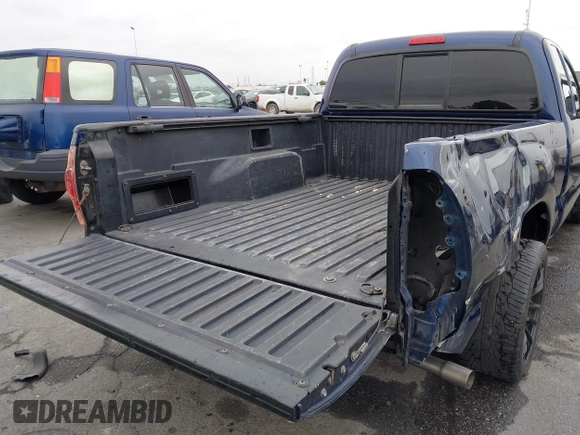2006 Toyota Tacoma z VIN 5TETX22N46Z260973, wystawiony jako IAAI lot #42194711 z przebiegiem 108 638 mil mil oraz . Historia ofert i sprzedaży dostępna na DreamBid. Obrazek 18.