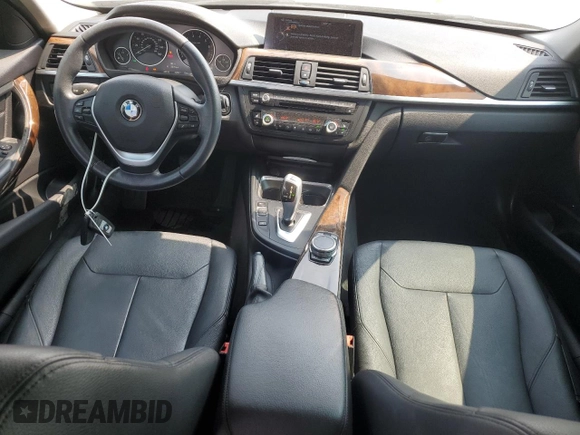 2015 BMW 3 Series 328i z VIN WBA3C1C52FK122225, wystawiony jako Copart lot #57556555 z przebiegiem 69 193 mil mil oraz Szkoda całkowita • Salvage title. Historia ofert i sprzedaży dostępna na DreamBid. Obrazek 8.